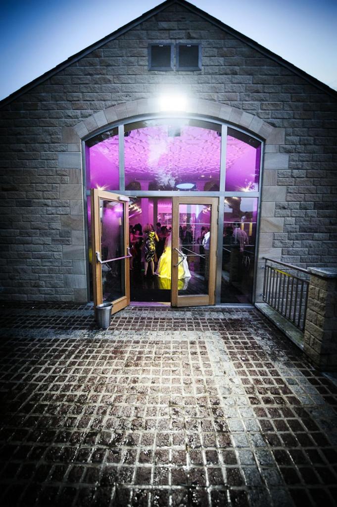 The Saddleworth Hotel Diggle Exterior photo