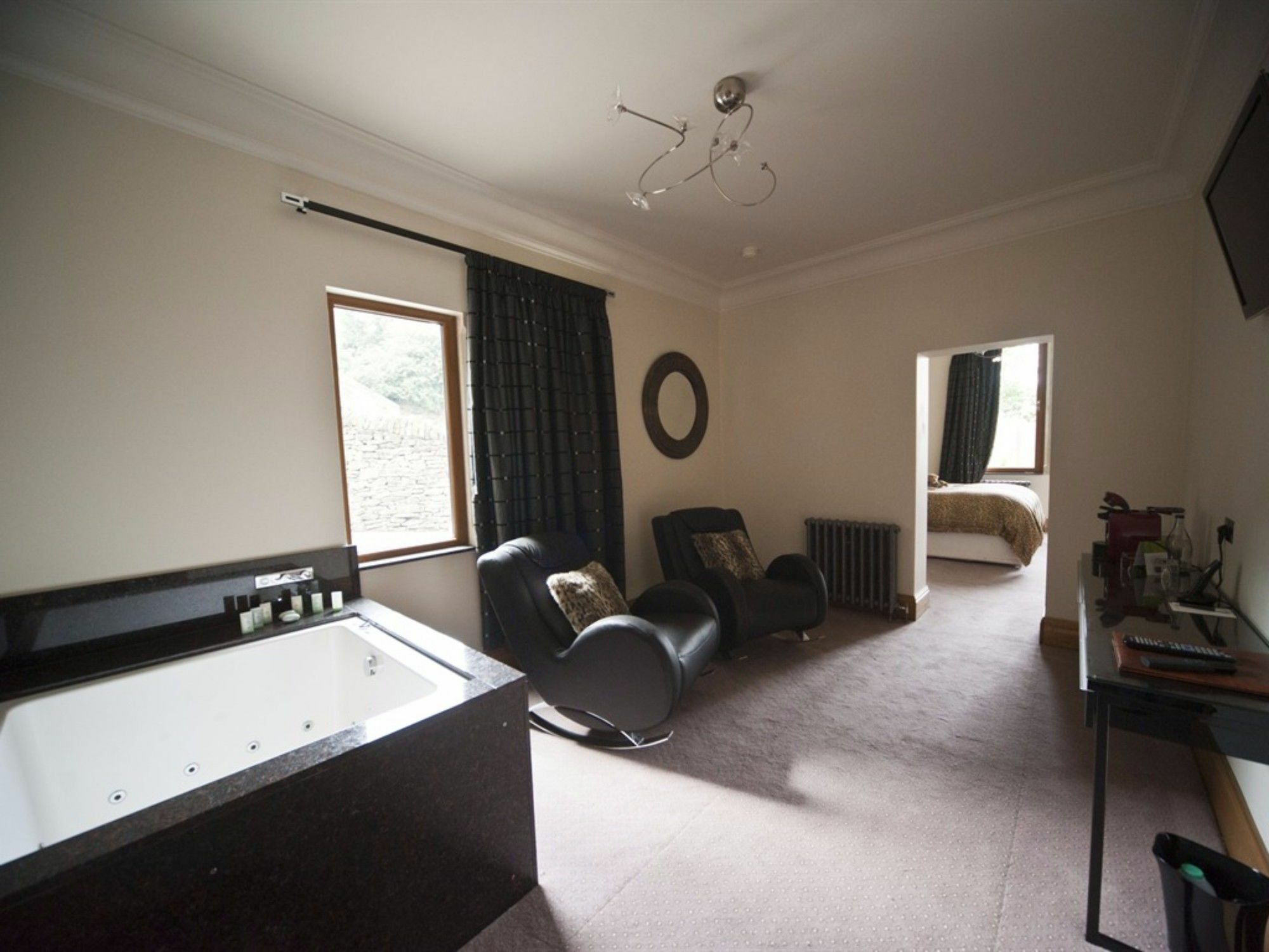 The Saddleworth Hotel Diggle Exterior photo